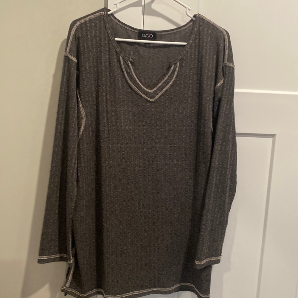 GiGiO gray shirt size M